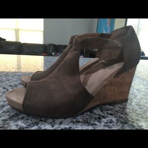 Abella Wedges size 6.5